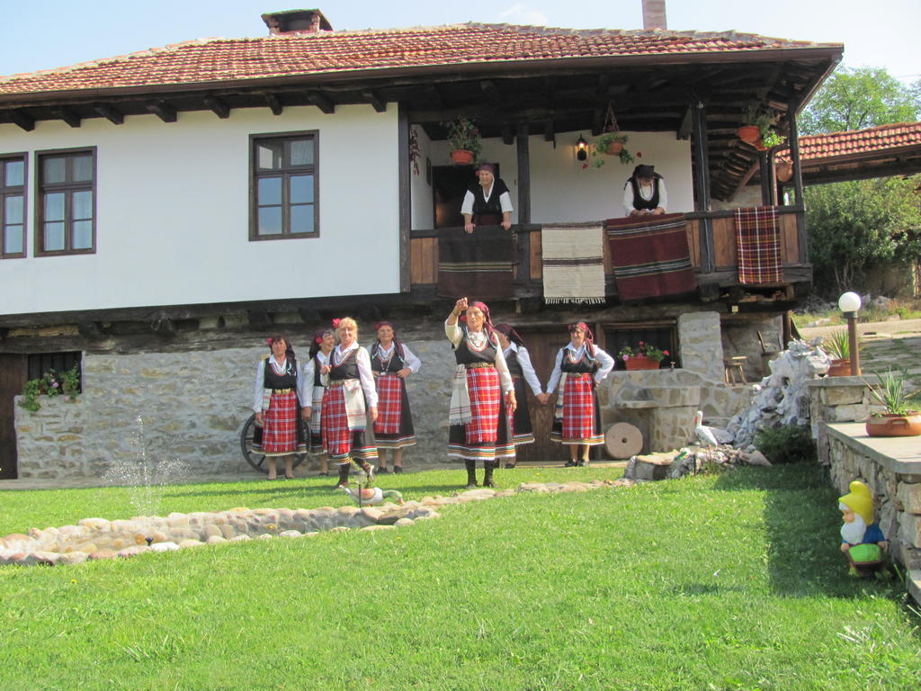 Къща Бела Villa Хлевене Екстериор снимка